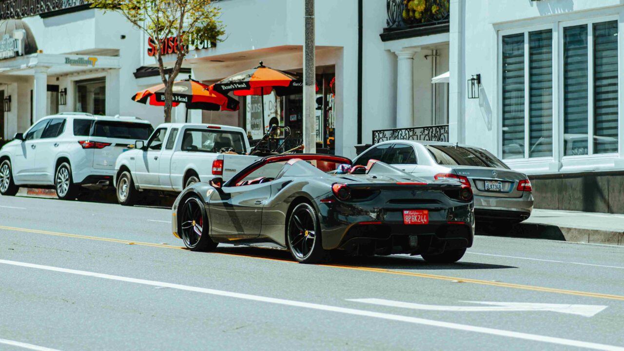 What You Should Know Before You Drive a Rental Car in Dubai